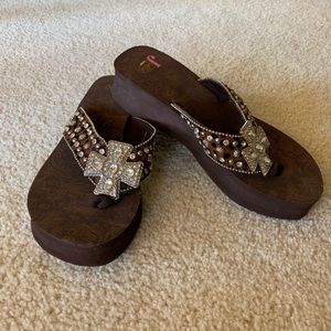 JUSTIN SANDALS - NWOT